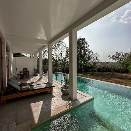 Giri Villa Tangalle Esterno foto