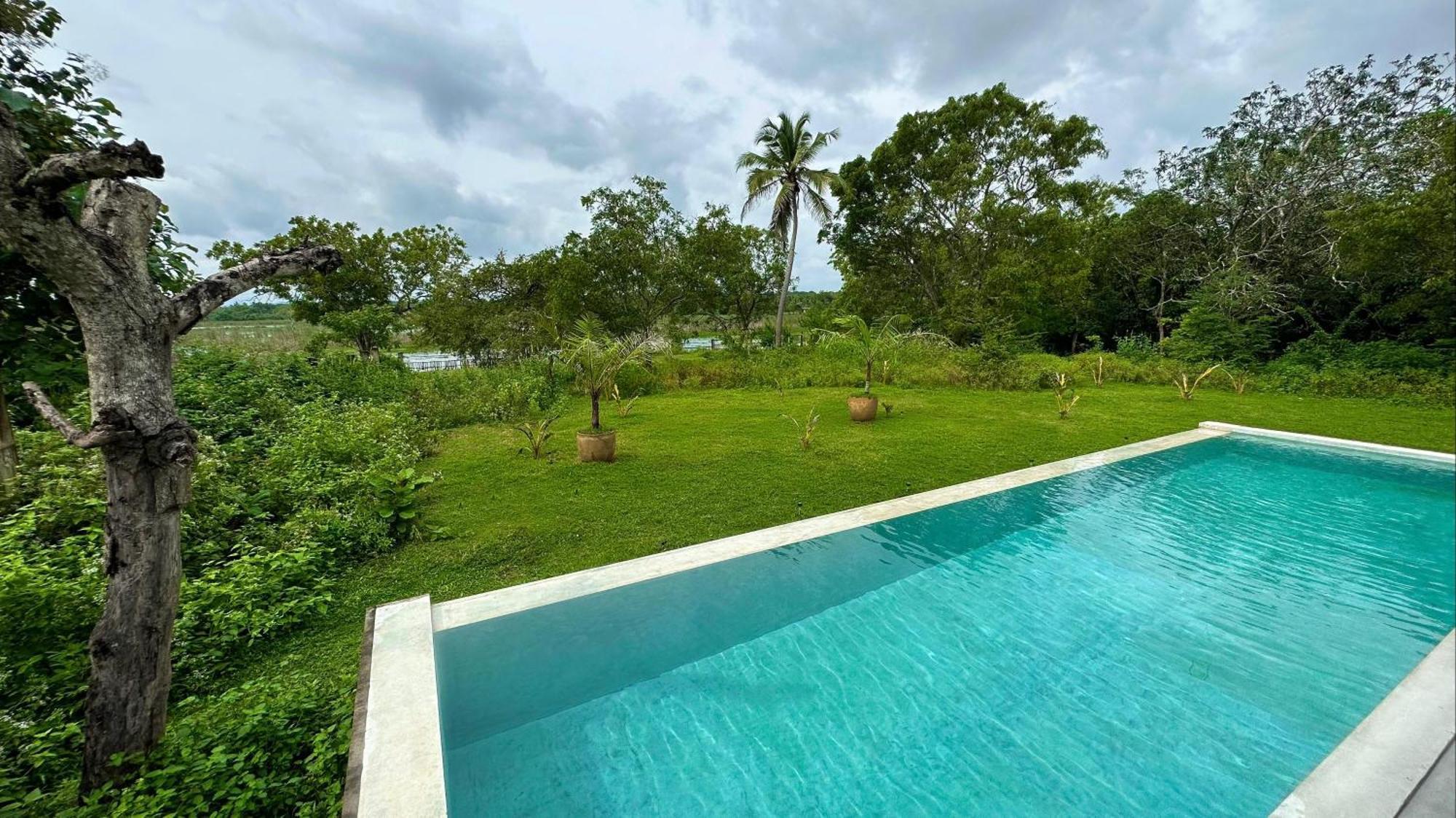 Giri Villa Tangalle Esterno foto